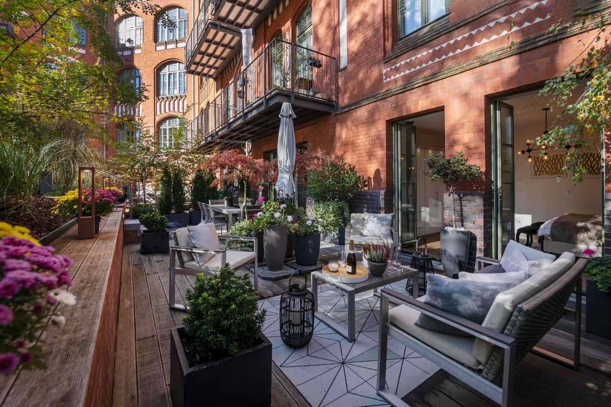 Terrasse zur Wohnung