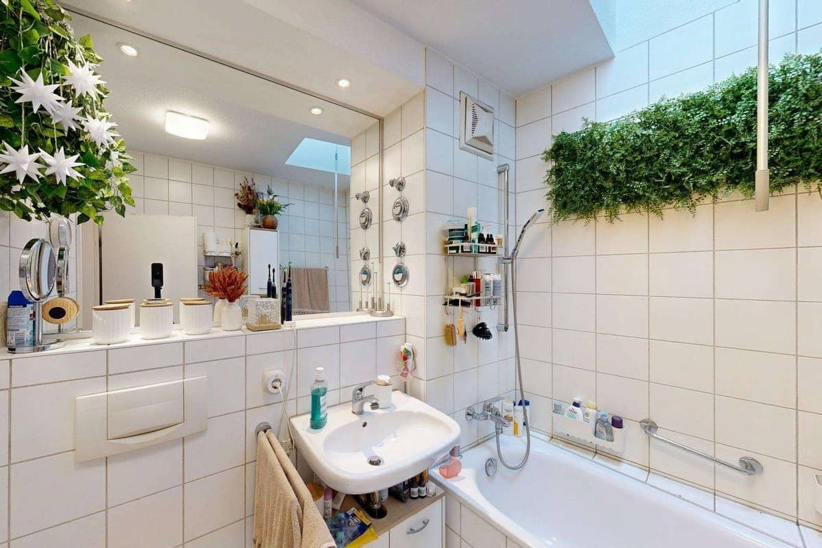Badezimmer WE 16 rechts