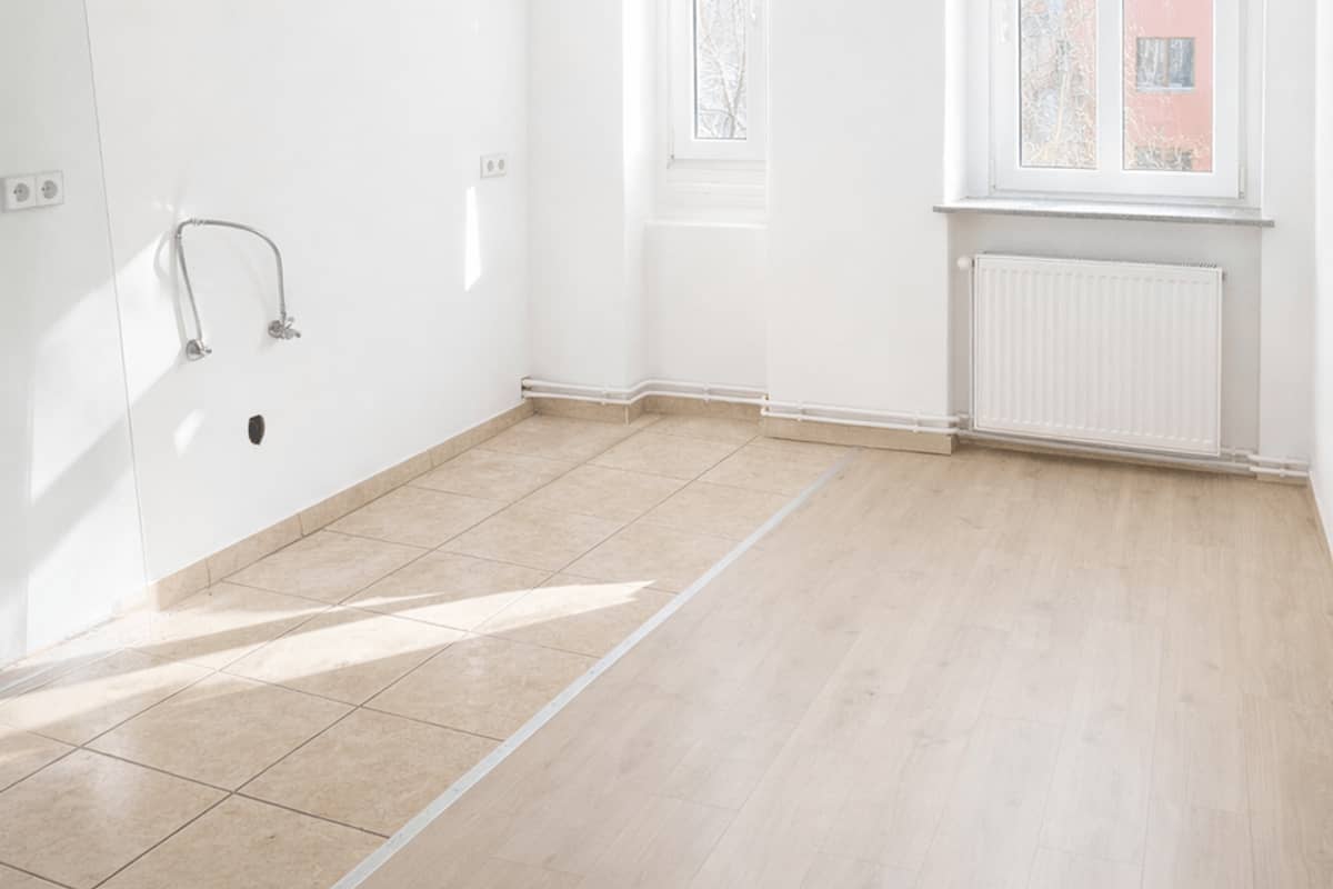 Wohnzimmer mit Küchenbereich