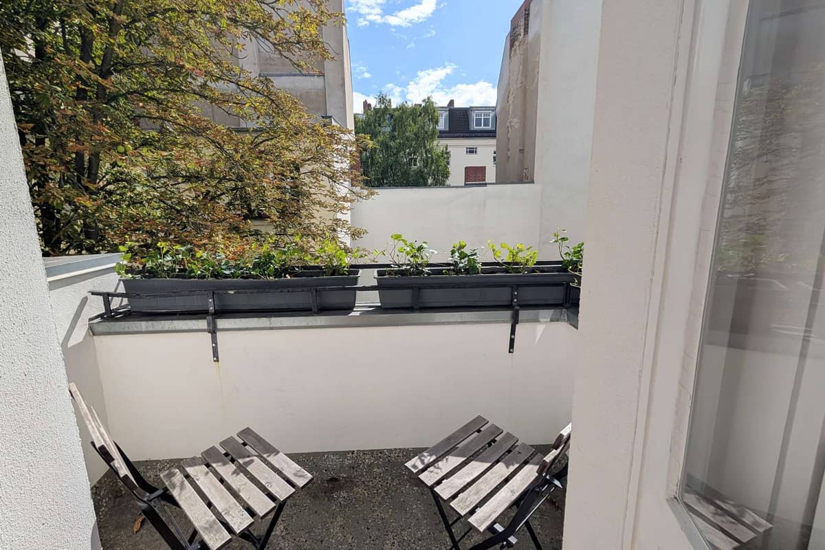 Balkon und Blick nach Draußen
