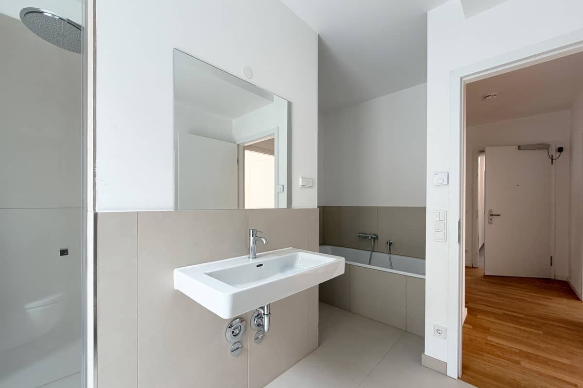 Eigentumswohung_Berlin_Prenzlauerberg_GreifswalderStr30_WE07_Bad-2