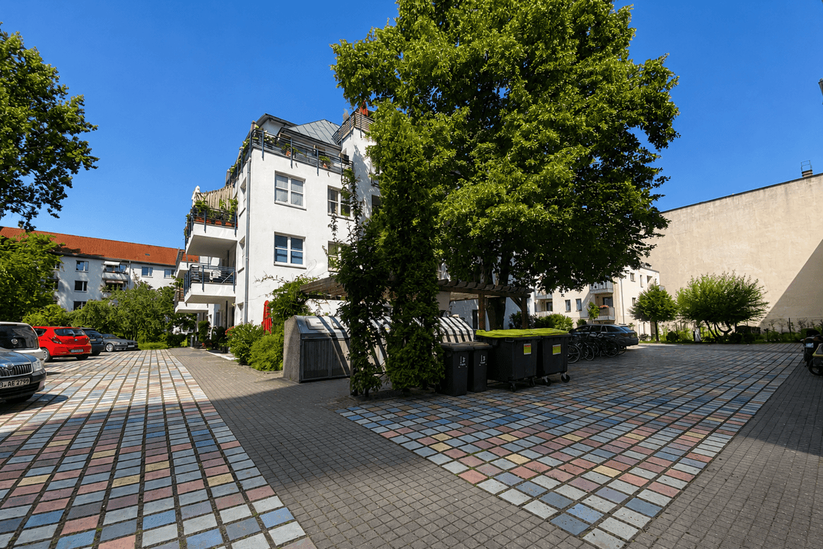 Hinterhof / Parkplatz