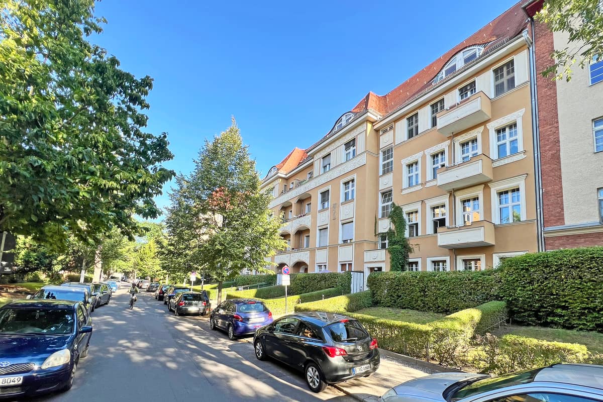 Straßenansicht