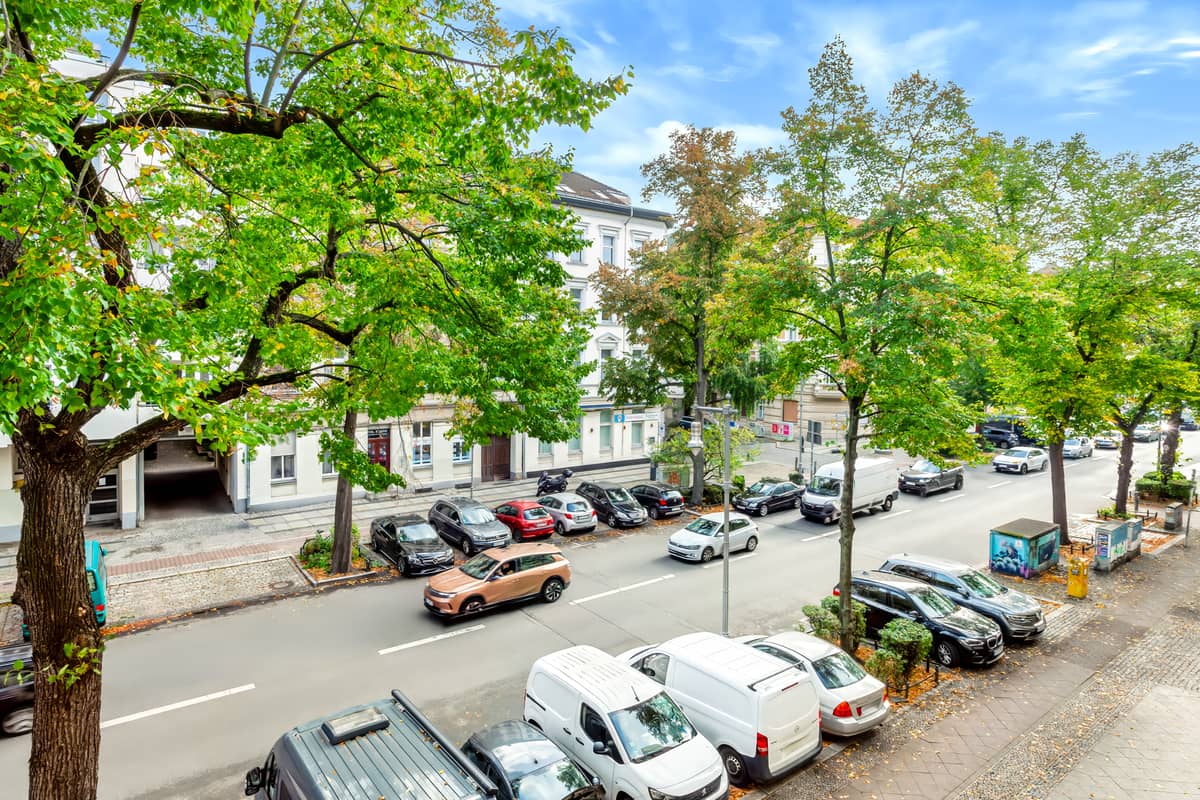 Charlottenburg: drei Zimmer, Blick ins Grüne. Einziehen für 325.000 €.