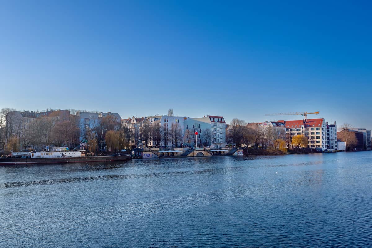 Nähe zum Ufer der Spree