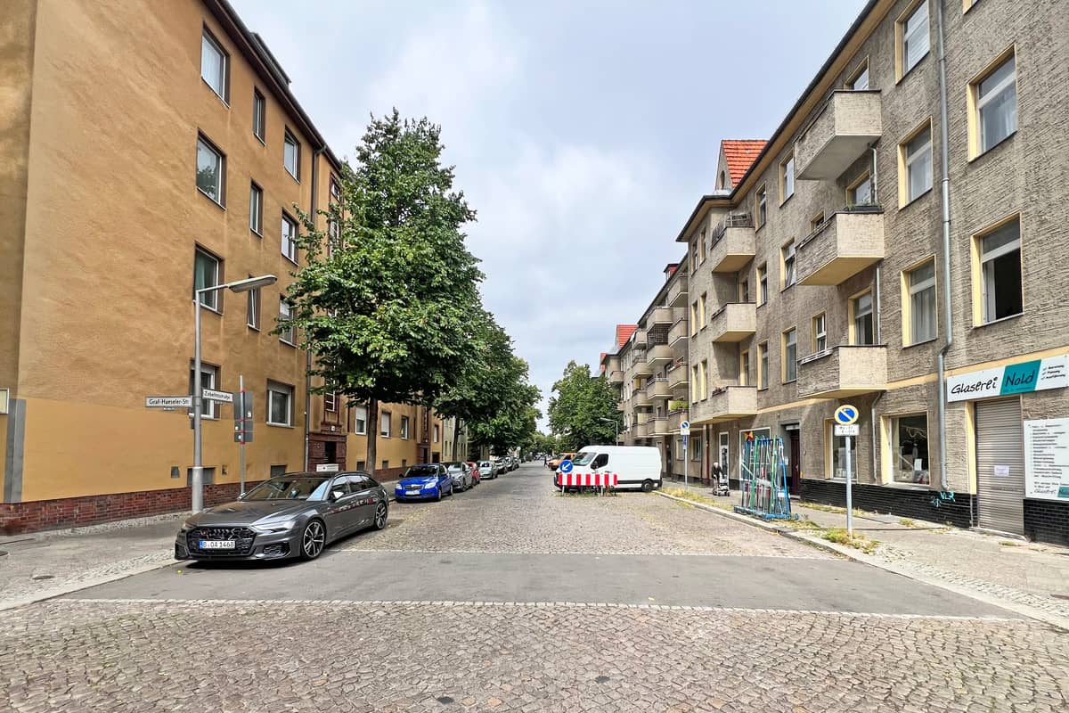 Straßenansicht