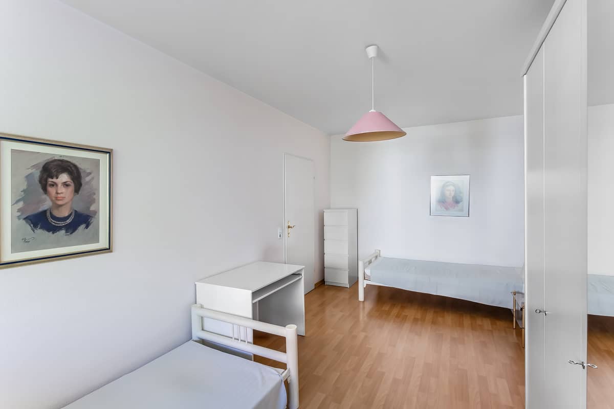 Schlafzimmer (2)
