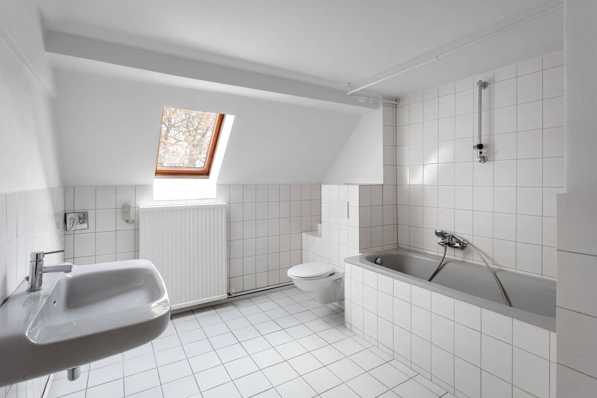 At home under the roof in Charlottenburg. Three rooms for €346,000.