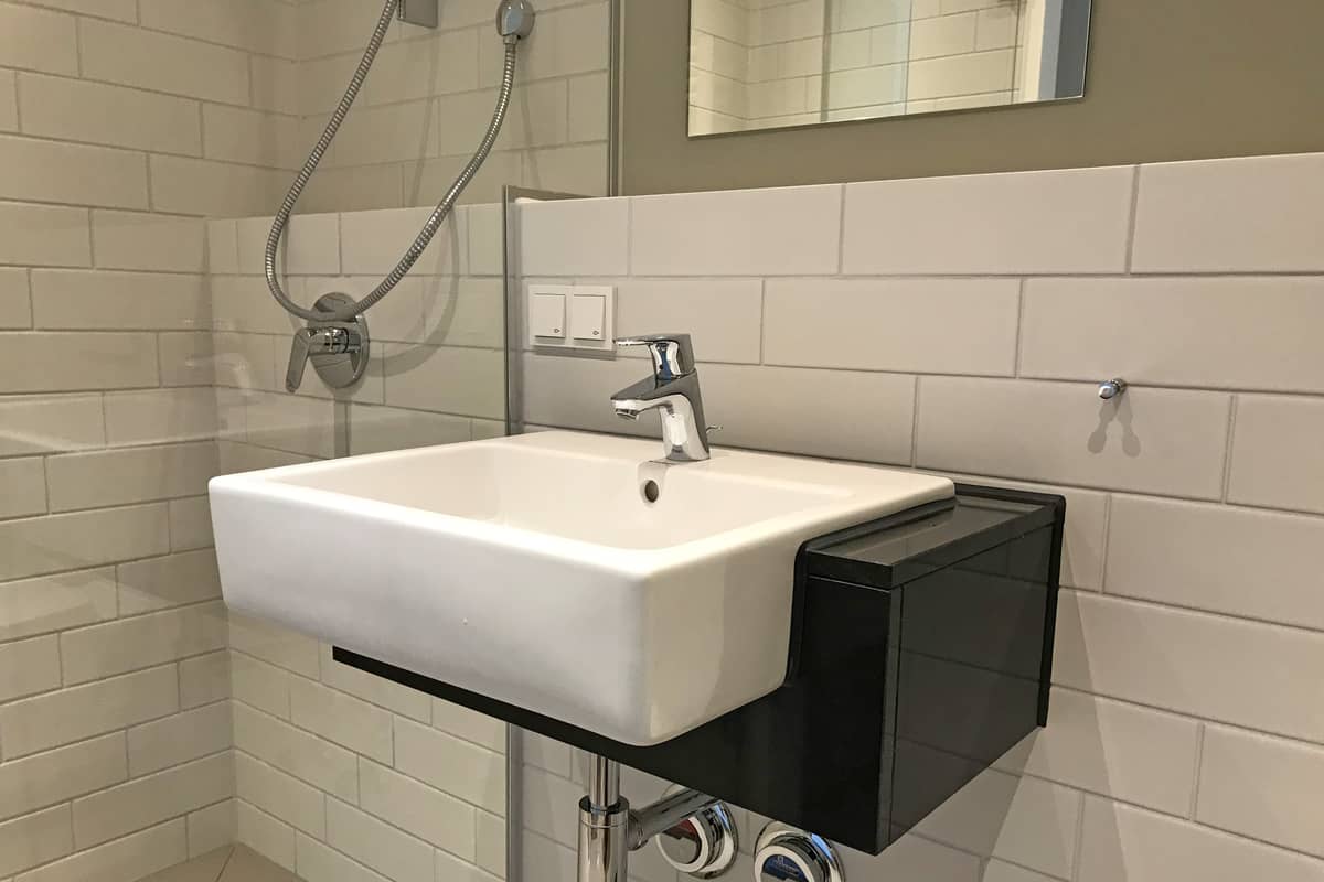 Modernes Badezimmer