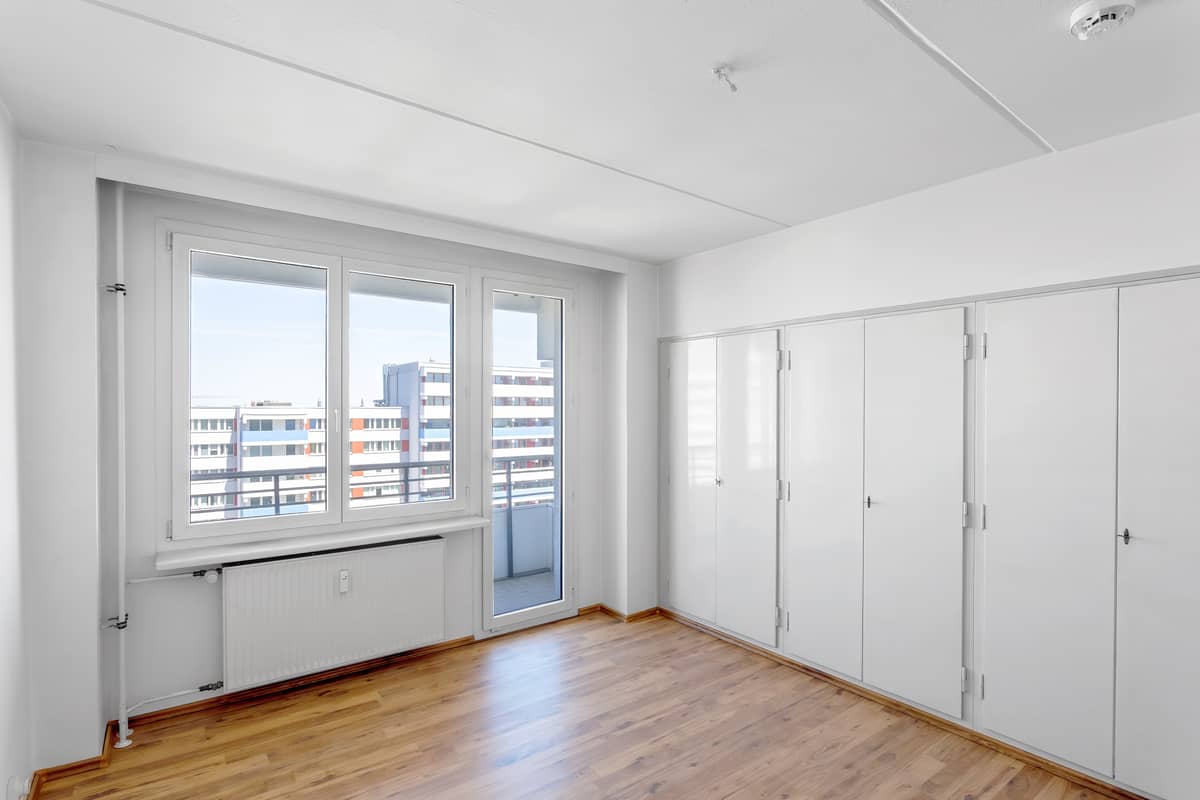 Einbauschränke und Balkon