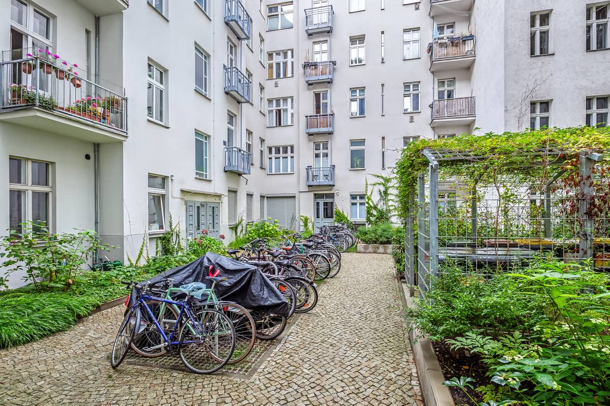 Heller Innenhof, sehr gute Instandhaltung