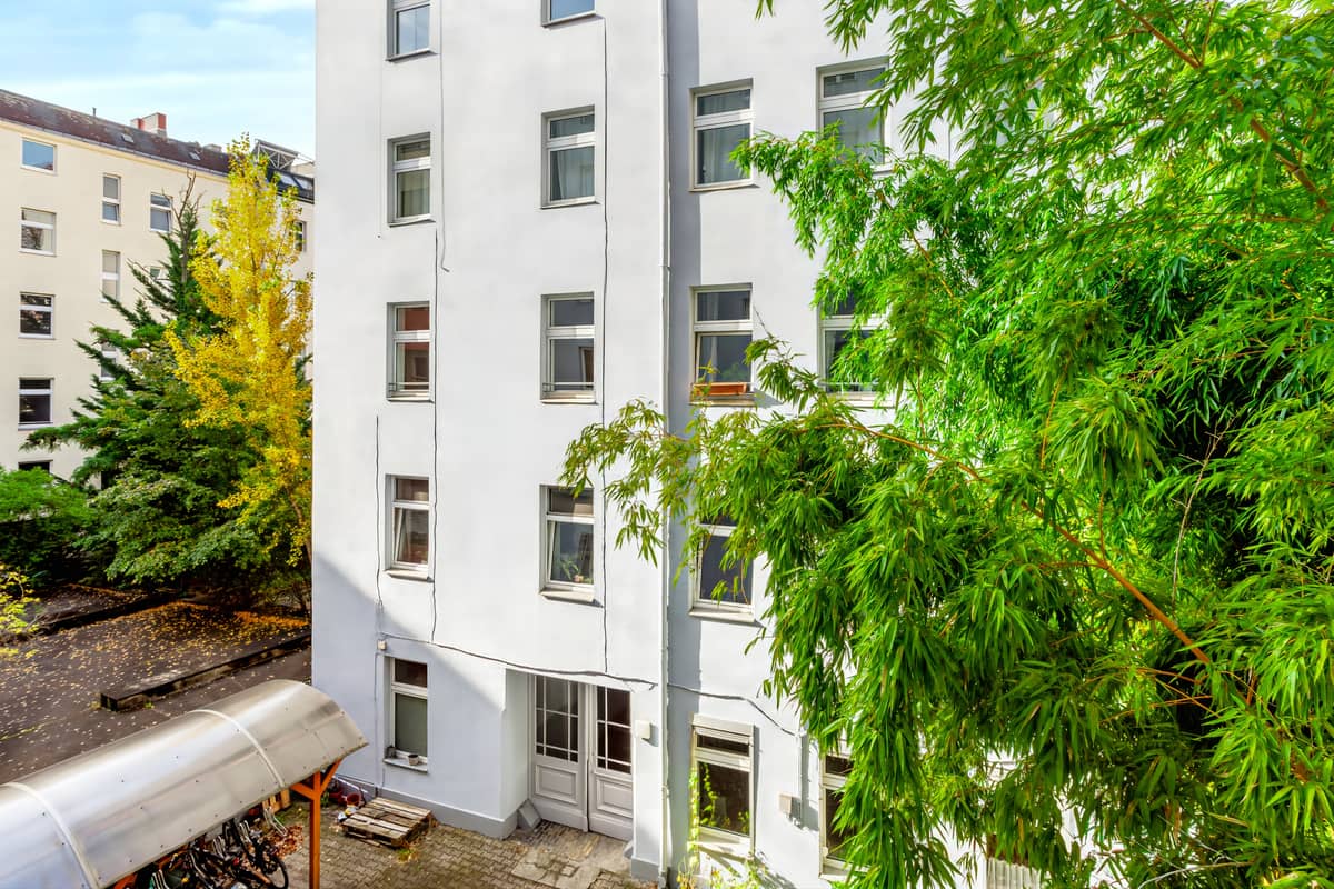 Charlottenburg: drei Zimmer, Blick ins Grüne. Einziehen für 325.000 €.
