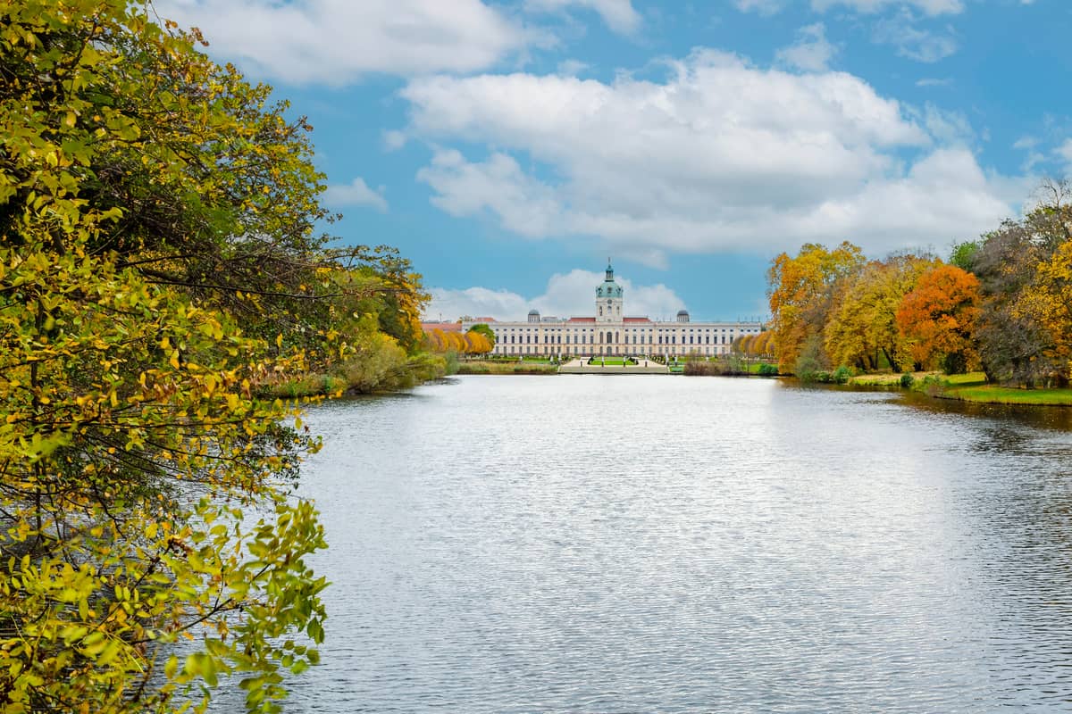 A spacious feel in 59 m². Ready to move into in Charlottenburg for €258,000.