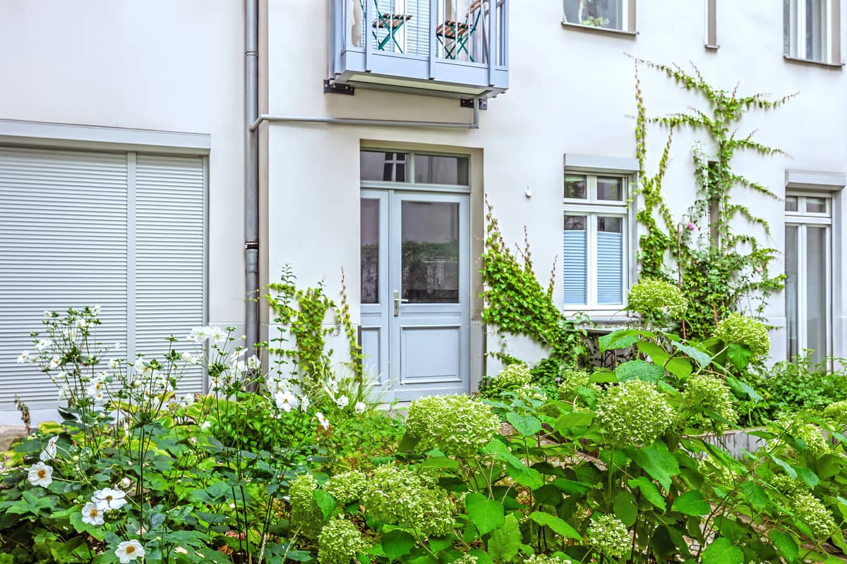 Moderne Fenster, alles frisch gestichen