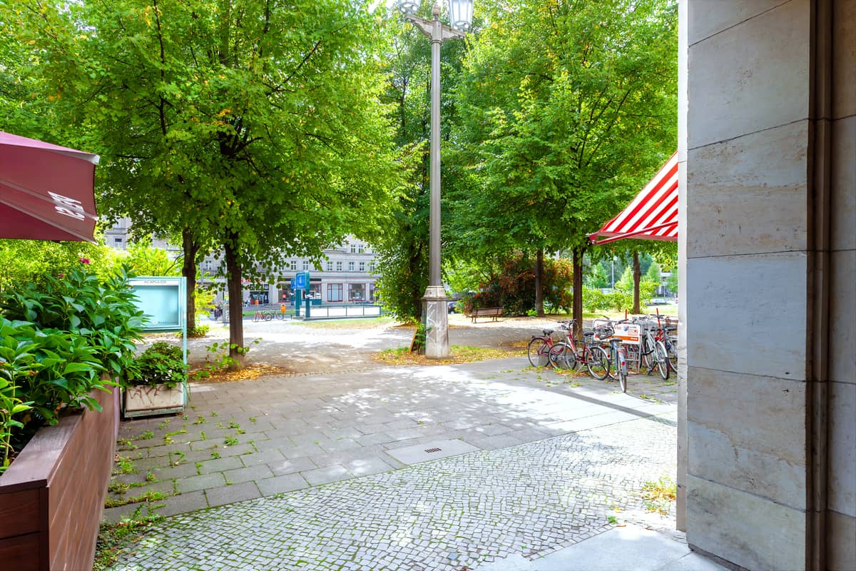 30 Meter zur U-Bahnstation