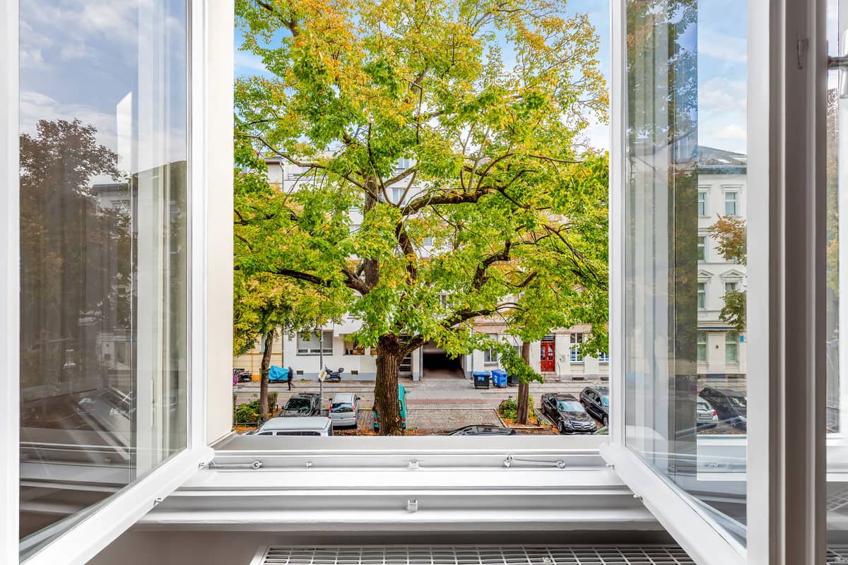 Charlottenburg: drei Zimmer, Blick ins Grüne. Einziehen für 325.000 €.