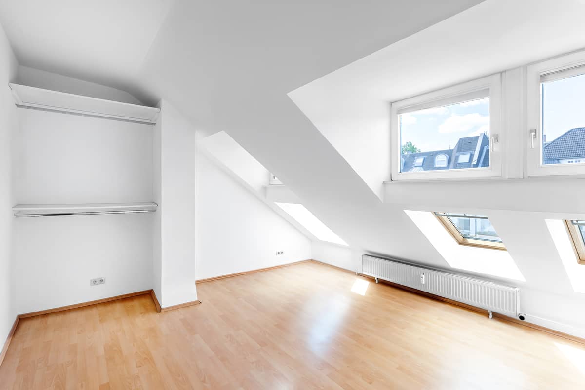 Schlafzimmer mit Staufläche
