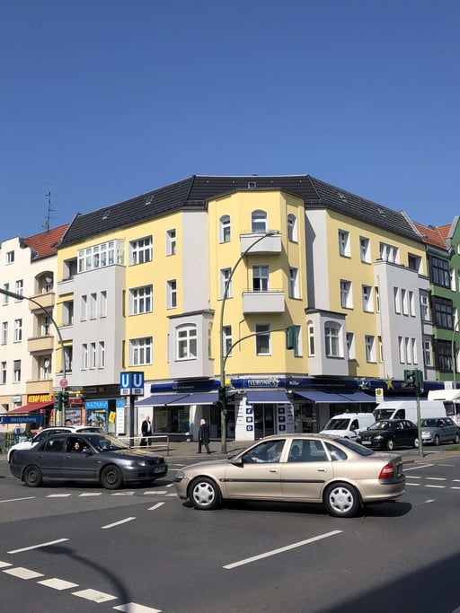 Solid Investment in Southern Berlin – Tenanted Period Apartment in Mariendorf