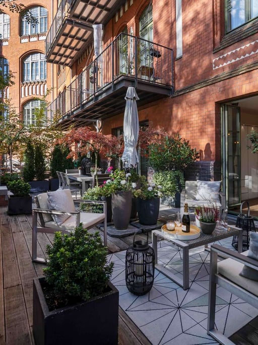 Charlottenburger Altbautraum – Elegante Wohnung mit großzügiger Terrasse in begehrter Lage