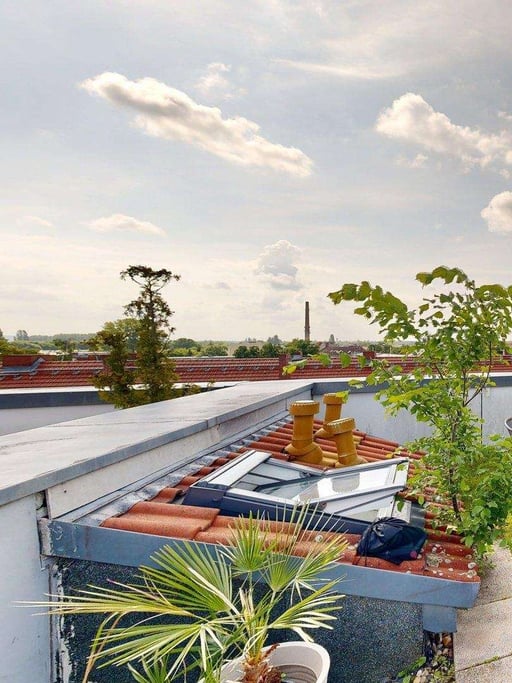 Exklusives Penthouse mit 3 Zimmern – Dachterrasse, Balkon & privatem Stellplatz