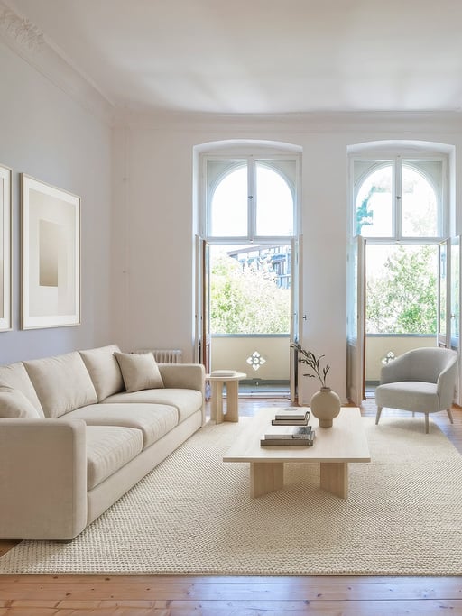 Historic period charm – 144 m² with loggia and balcony in a prime location