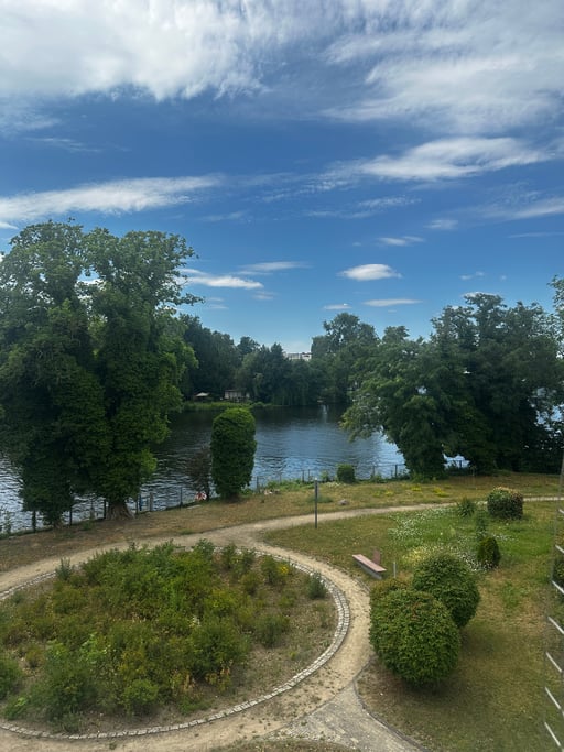 Over 4% return on a modern two-bedroom flat in waterfront location, Berlin-Köpenick.