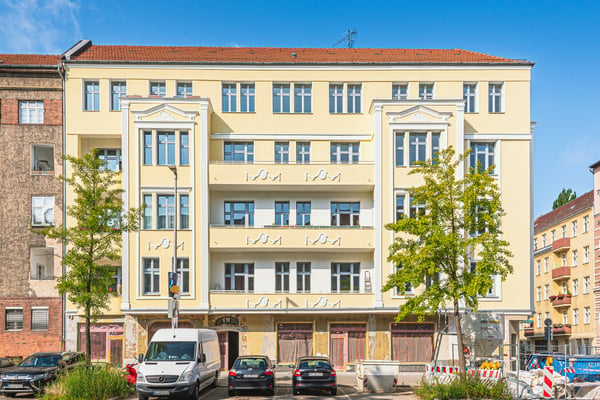 Brauhofstraße: Vermietete Wohnungen und Gewerbeflächen in schöner Charlottenburger Wohnlage