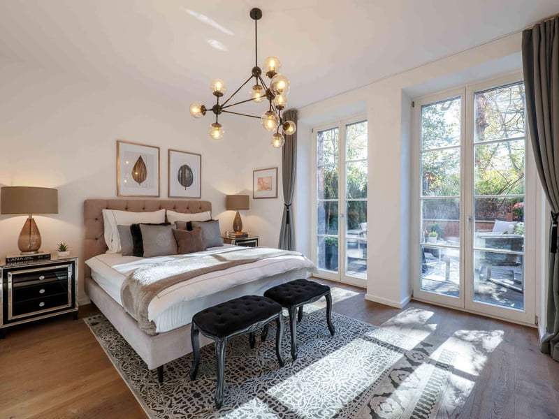 Charlottenburg Period-Building Highlight – High-Quality Apartment with Generous Terrace