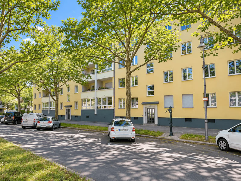 Berlin-Westend Living at Its Finest – Bright 2-Room Apartment with Balcony