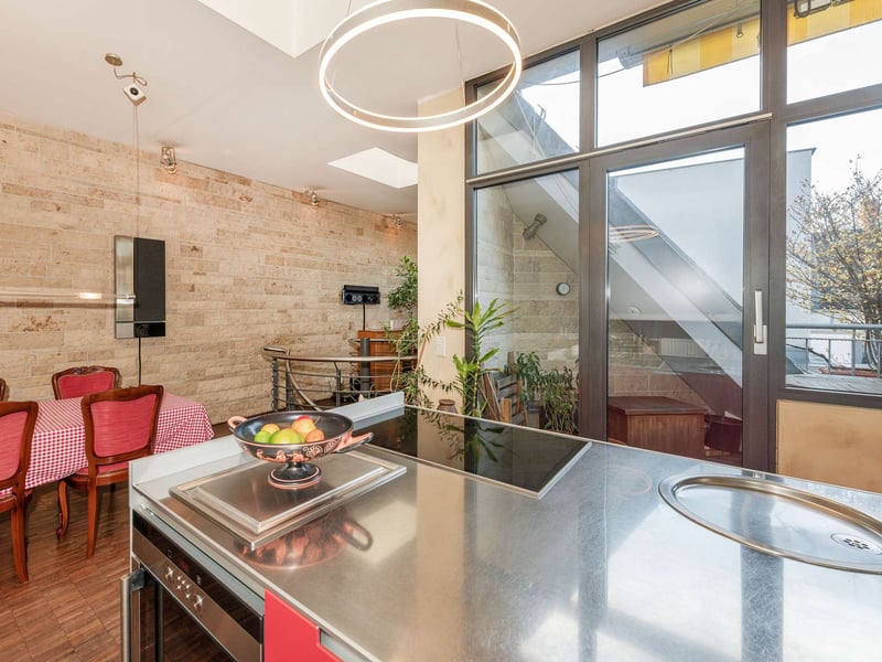 Toplage Prenzlauer Berg - DG-Maisonette mit Terrasse und Aufzug direkt in die Wohnung