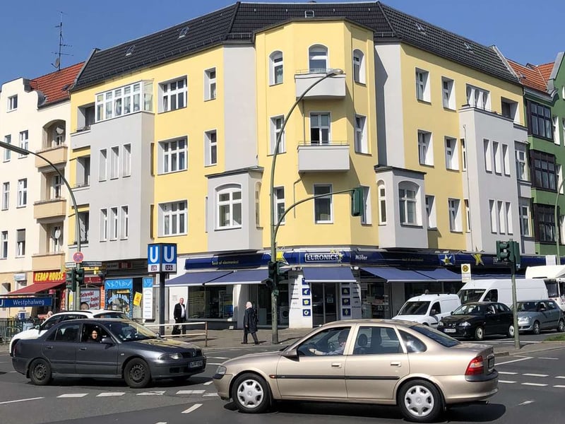 Solide Kapitalanlage im Berliner Süden – vermietete Altbauwohnung in Mariendorf