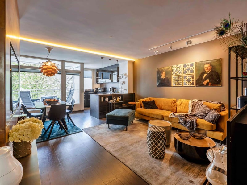 Morgens auf dem Balkon, nachmittags am KaDeWe – 3 Zimmer mit Einbauküche in Citylage