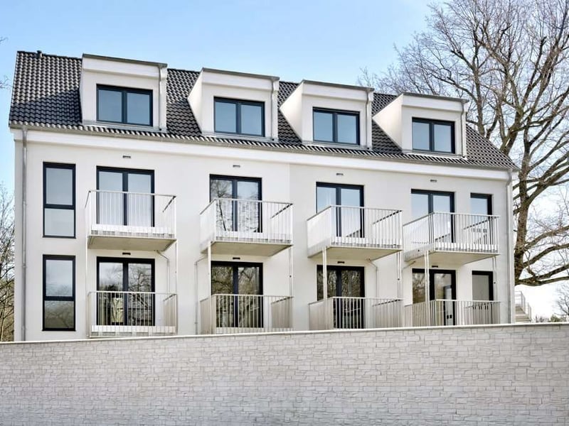 Neuwertige 3-Zimmer-Wohnung im Erstbezug: Fußbodenheizung, Küche & Balkon