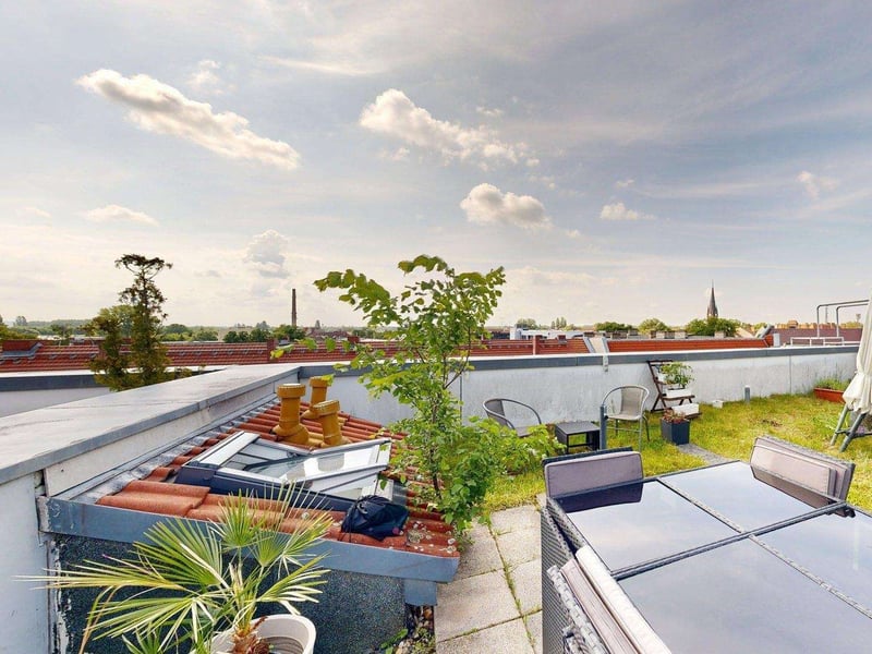 Exclusive Penthouse Apartment with 3 Rooms, Balcony, Rooftop Terrace, and Private Parking Space