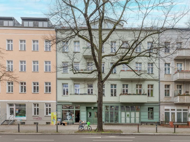 Urban Living in Florakiez – bright 2-bedroom attic apartment in the heart of the kiez