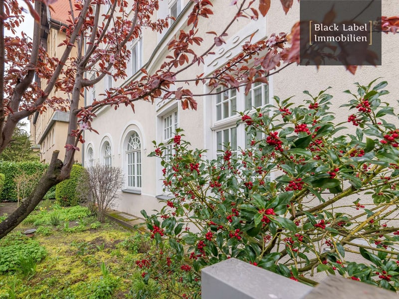 Altbauflair trifft Gartenidylle – Stilvolle 4-Zimmer-Wohnung mit Terrasse im bezaubernden Westend