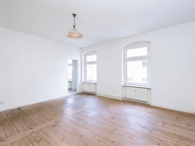 Period apartment awaiting your personal touch, near Spree and Tiergarten