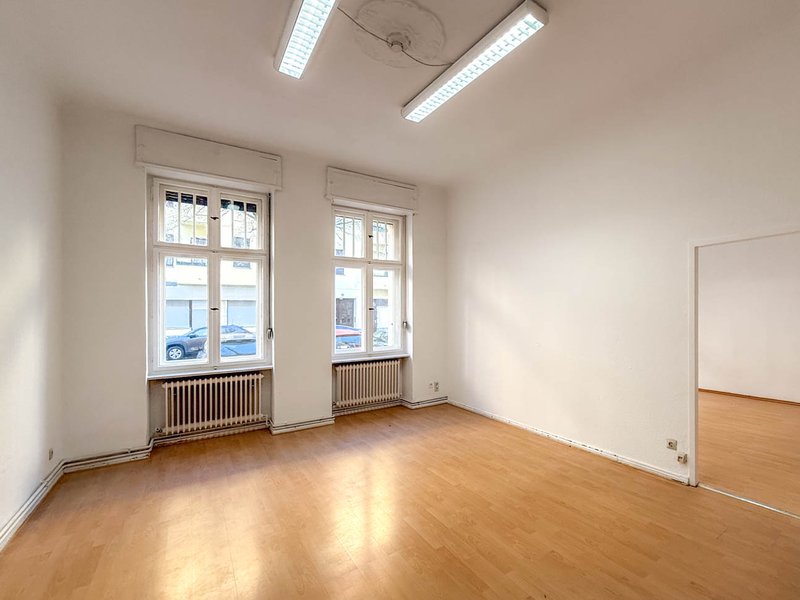 Großzügige 2-Zimmer-Eigentumswohnung, im EG eines charmanten Altbaus.