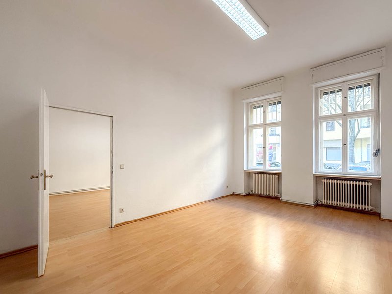 2-Zimmer-Altbau mit ca. 70 m² – großzügig geschnitten und zentral in Wedding