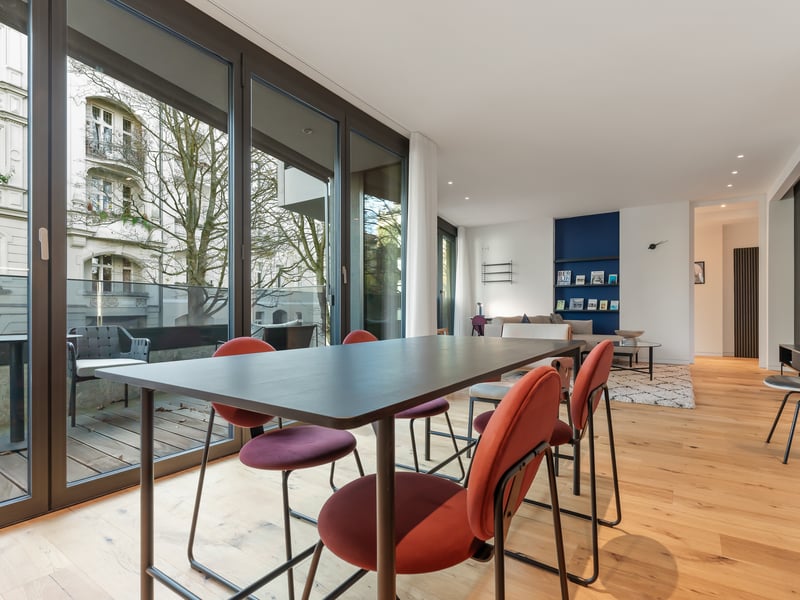 105 m² Superb Living Space – Open-Plan Living with South-Facing Balcony and Smart Home System