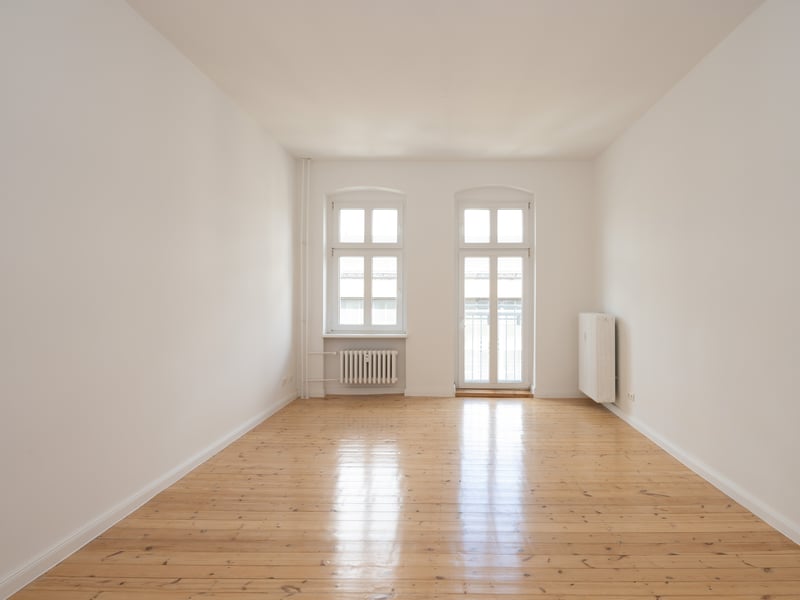 Ready-to-move-in 2-room apartment for sale in Moabit