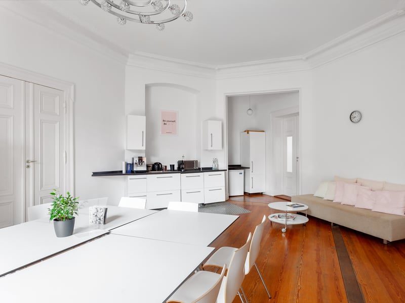 292m² dream apartment in an old building on Tempelhofer Ufer in Kreuzberg