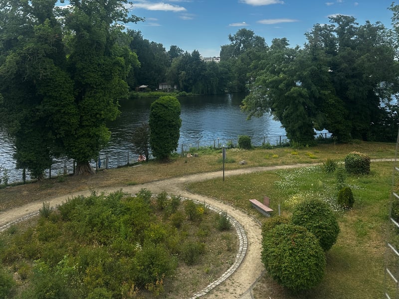 Over 4% return on a modern two-bedroom flat in waterfront location, Berlin-Köpenick.