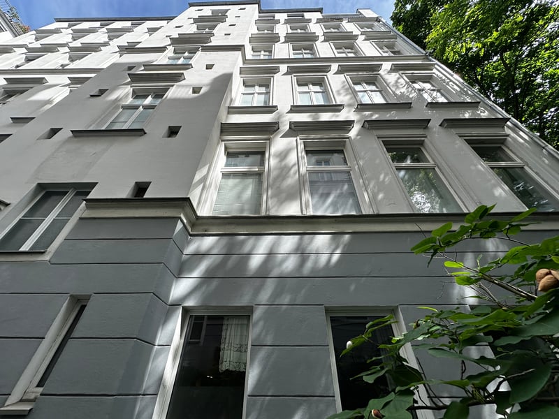 Kompakte vermietete Altbauwohnung Nähe KaDeWe