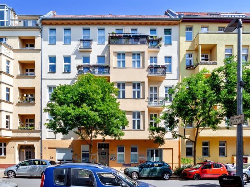 Ossastraße: Frisch renoviert, gut geschnitten und in sehr beliebter Lage in Neukölln.