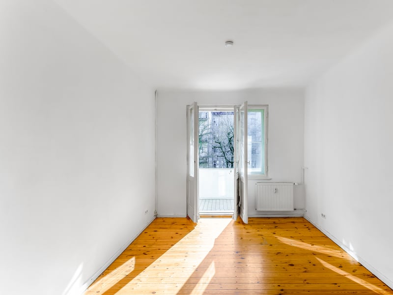 Berlin-Pankow: Sunny and vacant two-room apartment with south-facing balcony