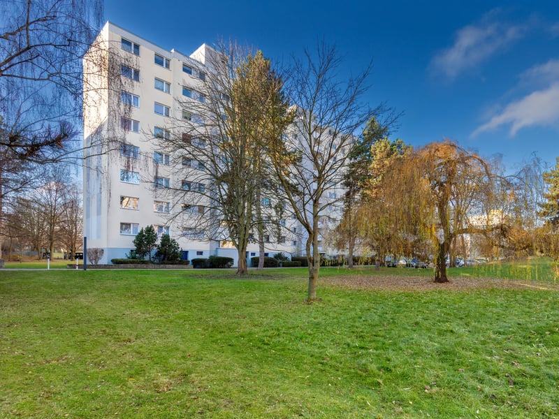 Above the clouds!  High-yield investment on the 8th floor!