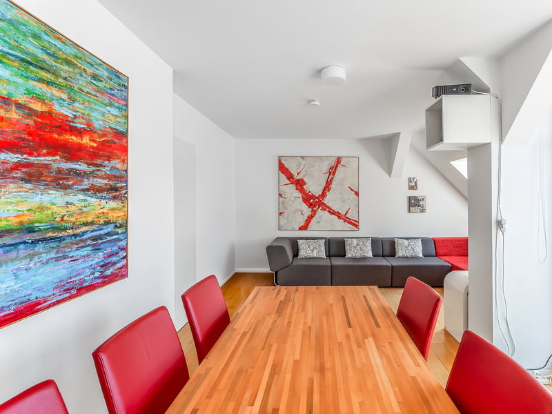 Stylish penthouse apartment with a large southwest-facing terrace and high-quality renovations in Pankow