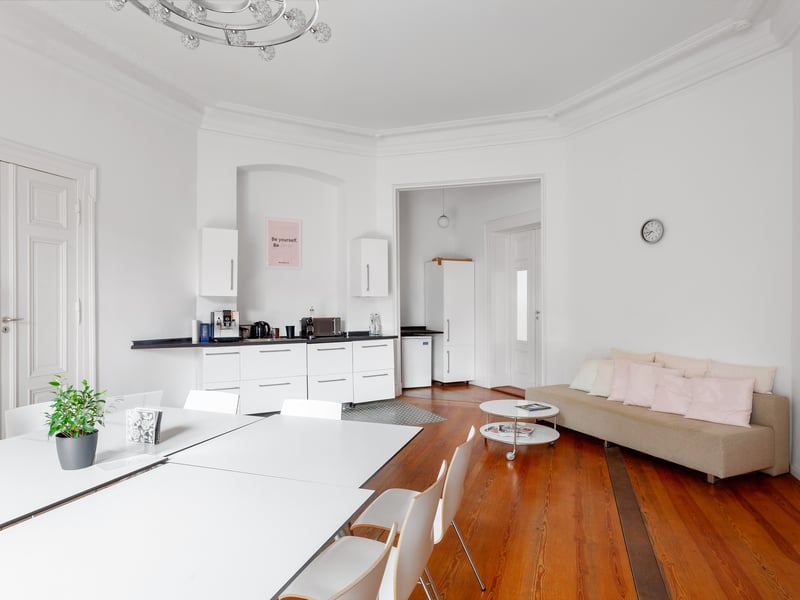 292m² dream apartment in an old building on Tempelhofer Ufer in Kreuzberg