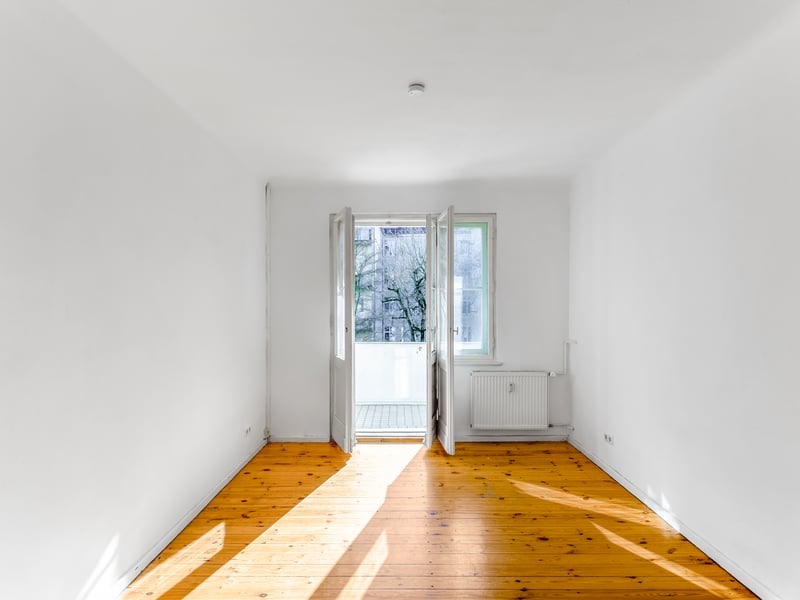 Berlin-Pankow: Sunny and vacant two-room apartment with south-facing balcony